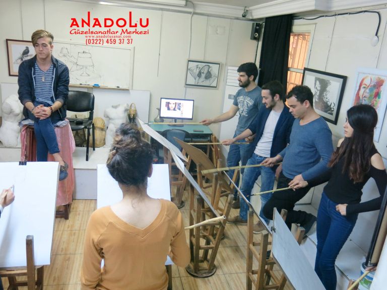 Anadolu Güzel Sanatlar Çizim Dersinde Antalyada