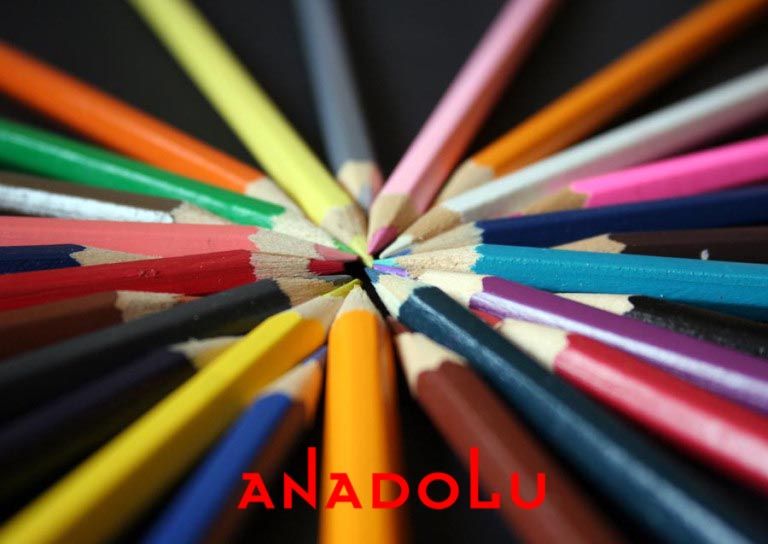 Antalyada renkli resim kalemler
