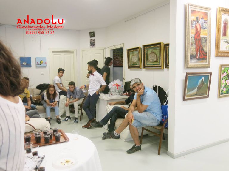 Antalyada Sergi Salonundakiler