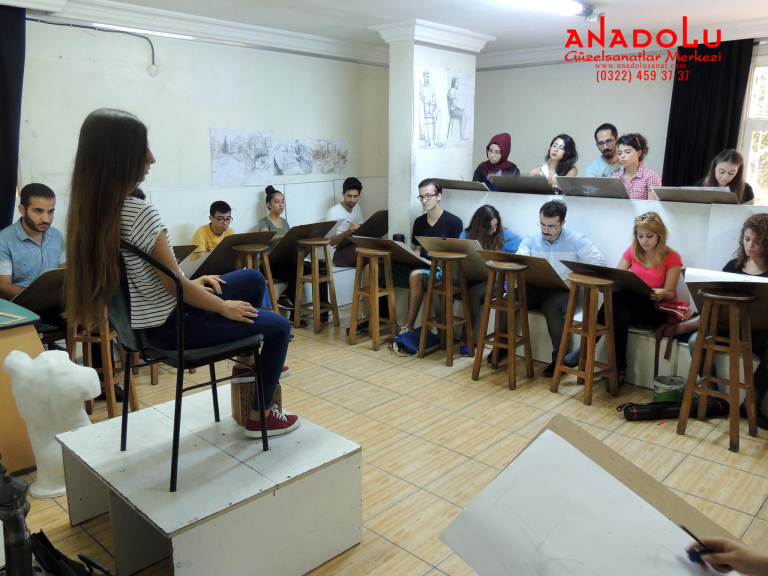 Anadolu Güzel Sanatlar Çizim Dersinde Antalyada