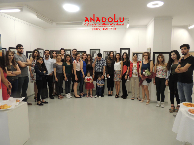 Antalyada Anadolu Güzel Sanatlarda Güzel Sanatları Kazananların Sergileri